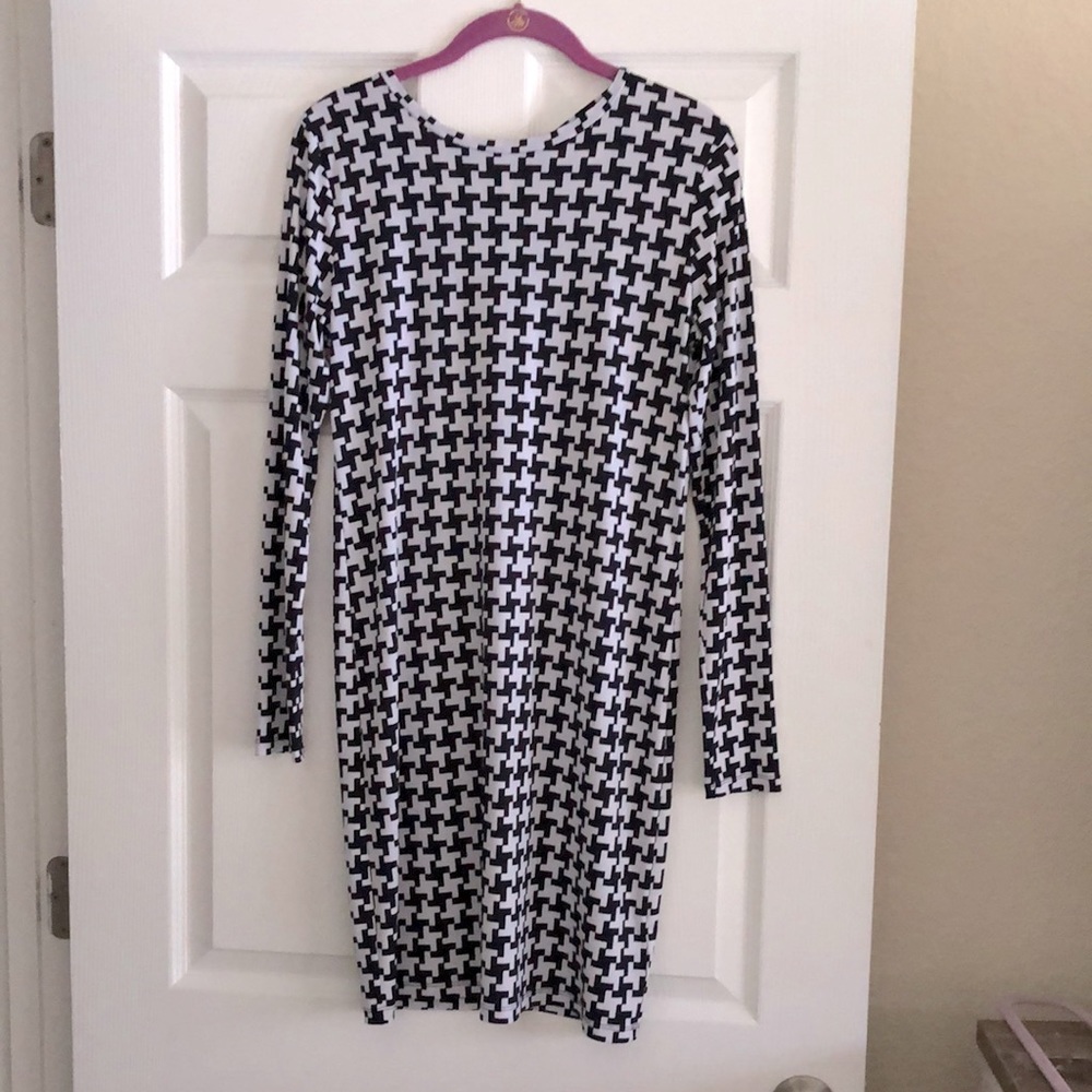 Michael Kors. Long Sleeve Dress With Gold Zipper. Size S.